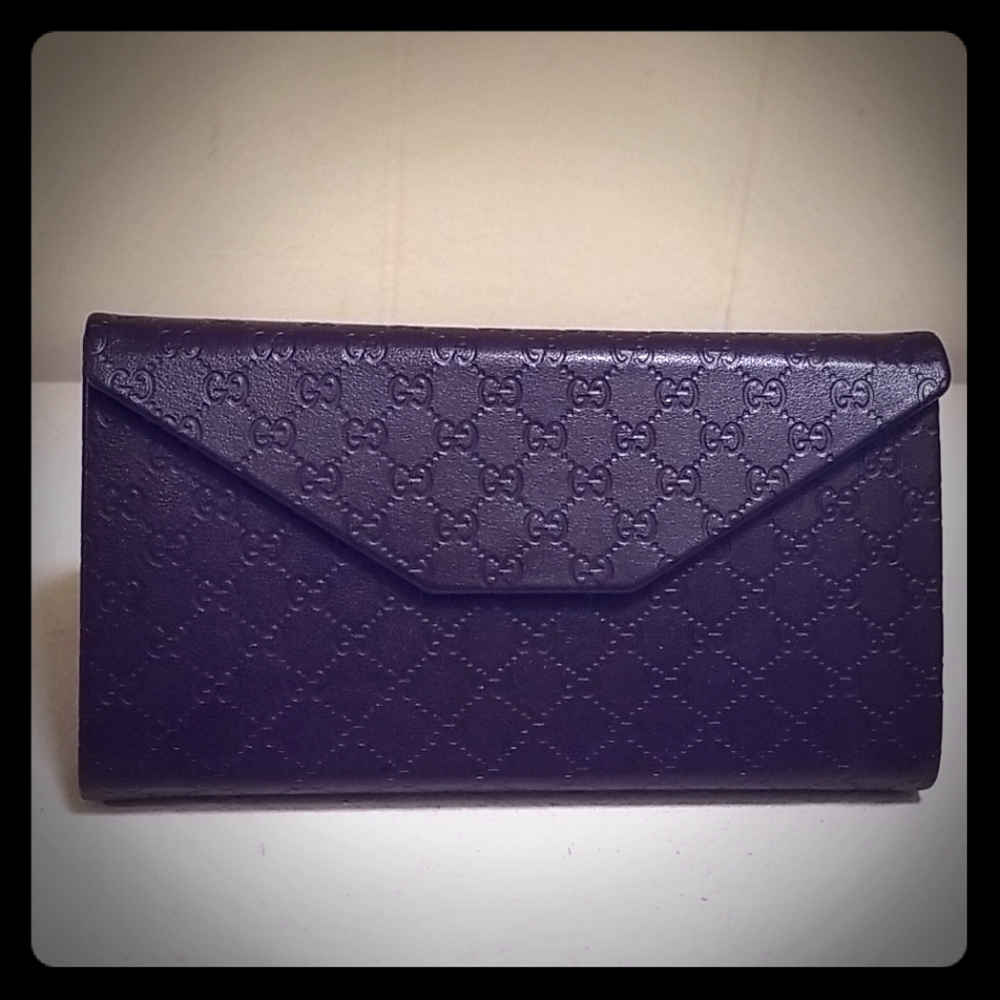 Authentic Gucci case for glasses